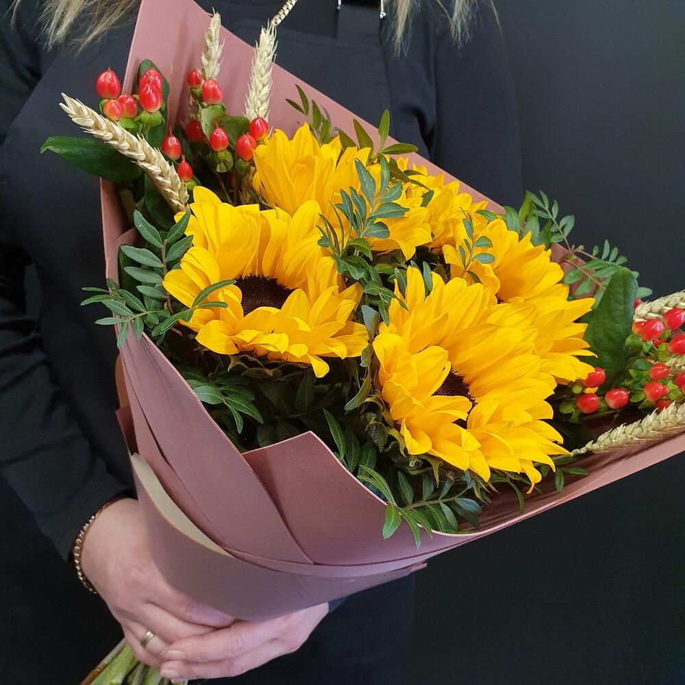 Яркий   букет с подсолнухами